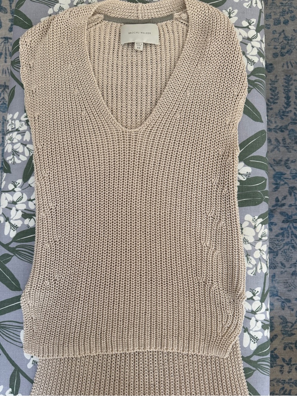 Brochu Walker Beige Knit V-Neck Sweater Vest